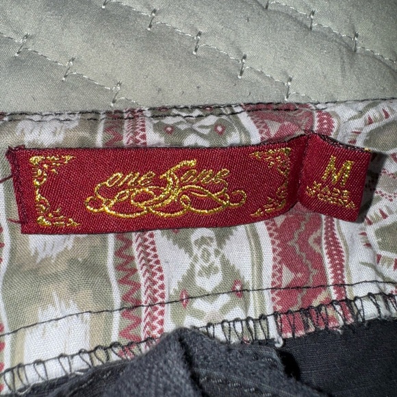 One 5 One black tie bottom capris. Size medium GUC - Picture 7 of 10